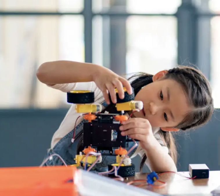 Actividades STEM para niñas: clave para incluirlas en educación Primaria
